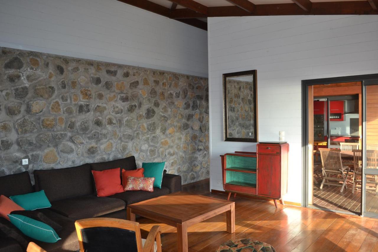 Villa Atypique Le Chat Perche De Grand Anse Petite Île Exterior foto